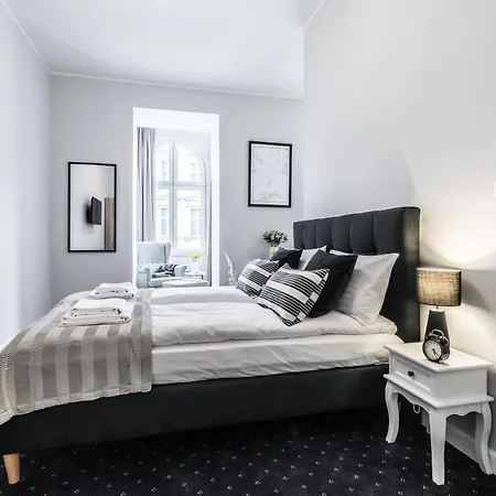 Rent Like - Serenity Ii - Old Town Apartment *