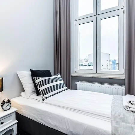 Rent Like - Serenity Ii - Old Town Apartment